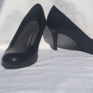 Black Comfort Plus Pumps
